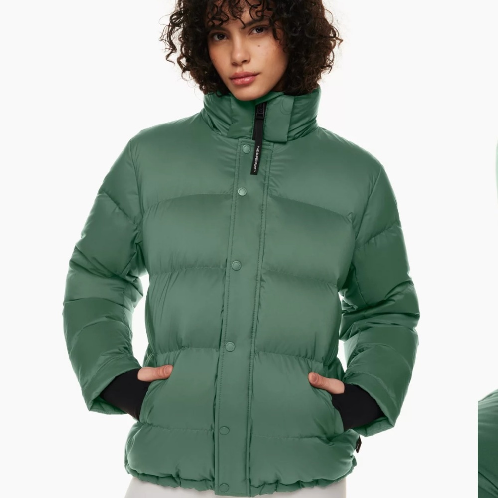 Aritzia super puff original in kelp